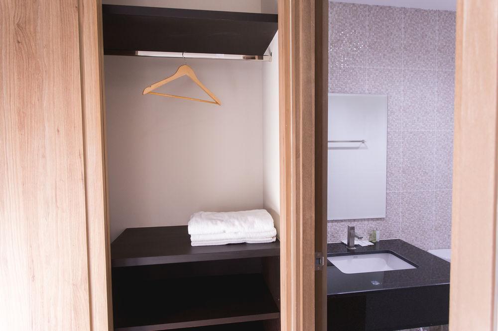 The Journey Hotel Laksi Bangkok Bagian luar foto